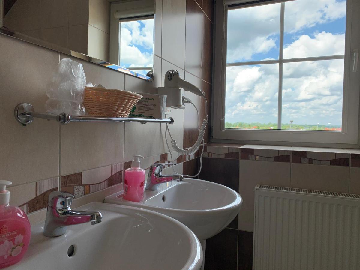 Hotel Kameleon Tarnobrzeg Dış mekan fotoğraf