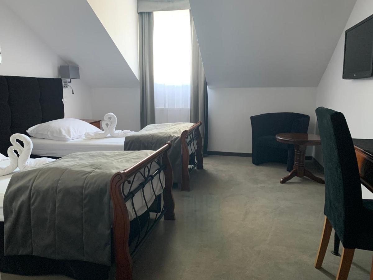 Hotel Kameleon Tarnobrzeg Dış mekan fotoğraf