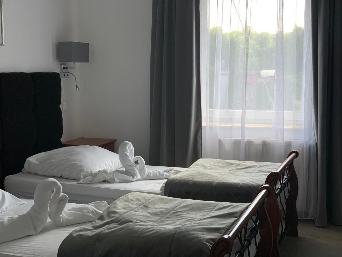 Hotel Kameleon Tarnobrzeg Dış mekan fotoğraf