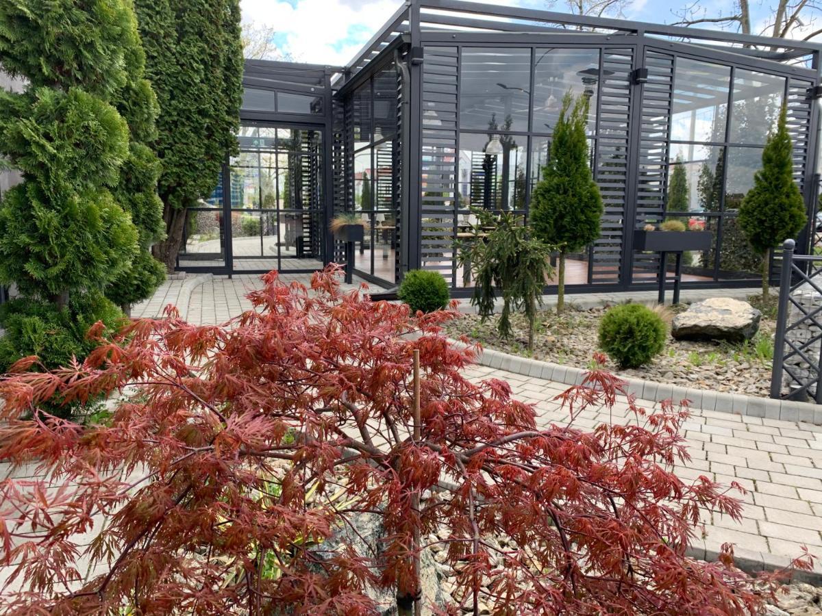 Hotel Kameleon Tarnobrzeg Dış mekan fotoğraf