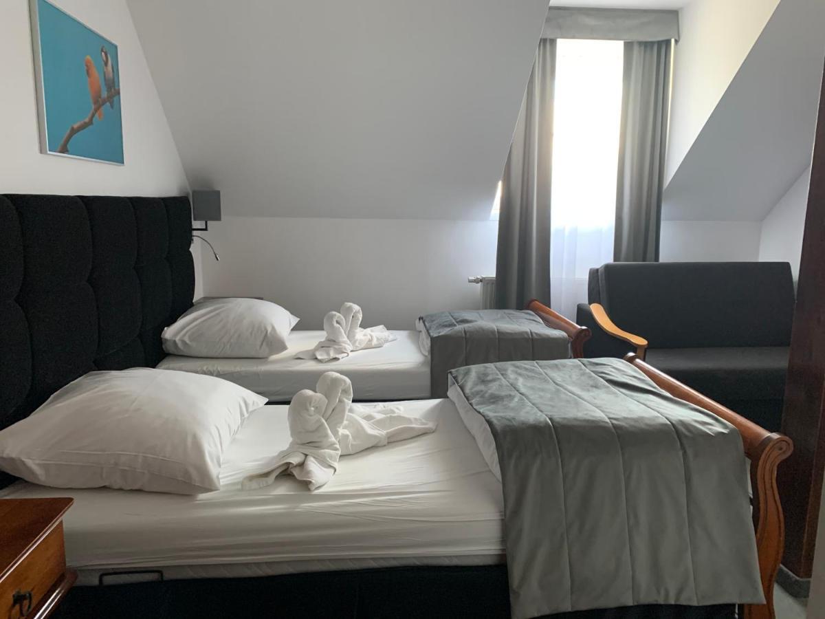 Hotel Kameleon Tarnobrzeg Dış mekan fotoğraf