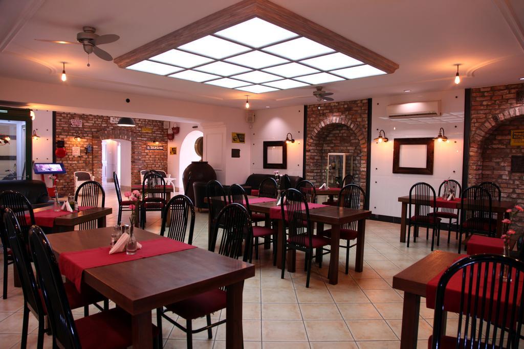 Hotel Kameleon Tarnobrzeg Dış mekan fotoğraf