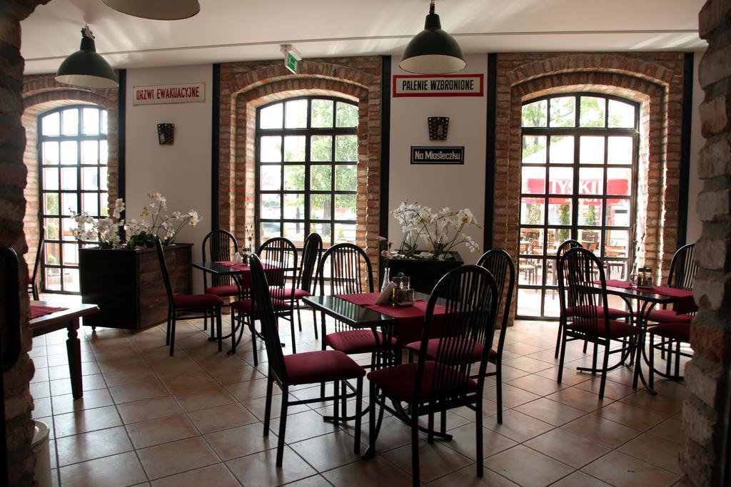Hotel Kameleon Tarnobrzeg Dış mekan fotoğraf